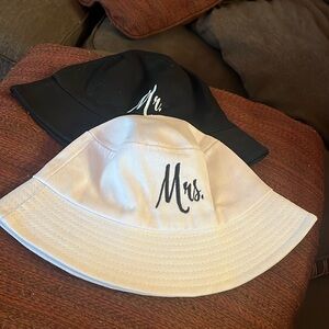 NWOT Wedding Bucket Hats Mr and Mrs